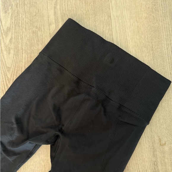 All in Motion Black Leggings - Picture 6 of 7